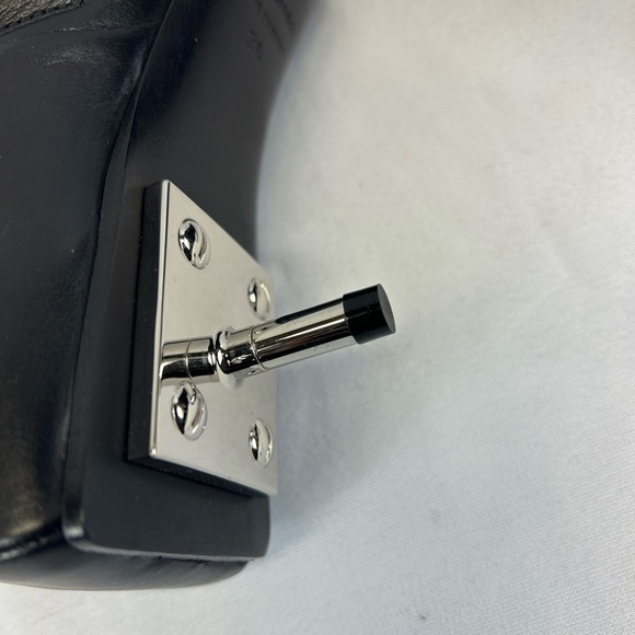 BALENCIAGA
Square Knife Buckled Leather Ankle Boots - Picture 9 of 10